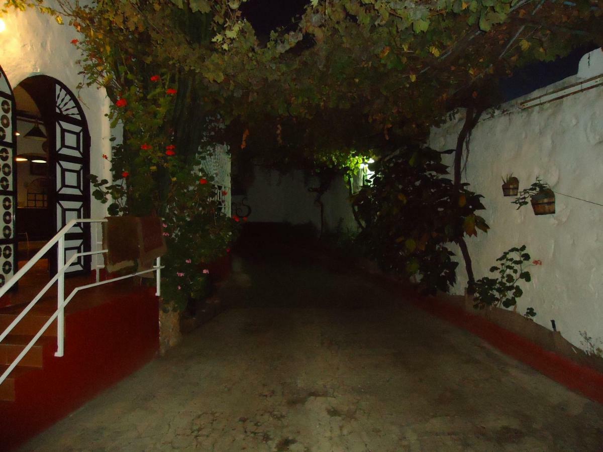 Residencia Los Conejos - Bike & Motorbike Las Palmas Buitenkant foto