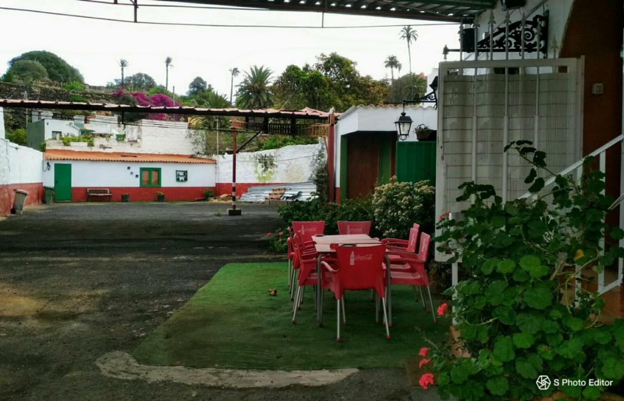 Residencia Los Conejos - Bike & Motorbike Las Palmas Buitenkant foto