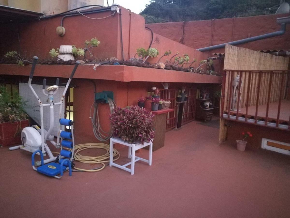 Residencia Los Conejos - Bike & Motorbike Las Palmas Buitenkant foto
