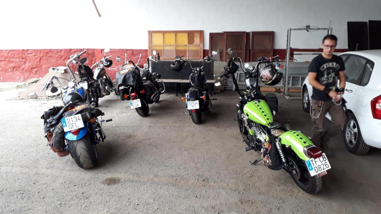Residencia Los Conejos - Bike & Motorbike Las Palmas Buitenkant foto